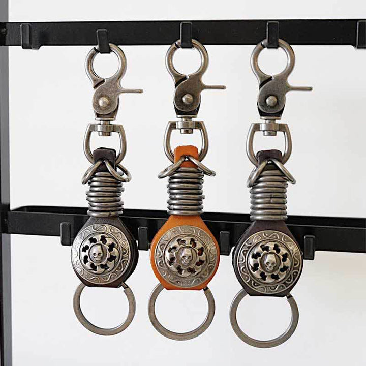 Organizador de llaves de cuero con forma de cabeza de calavera