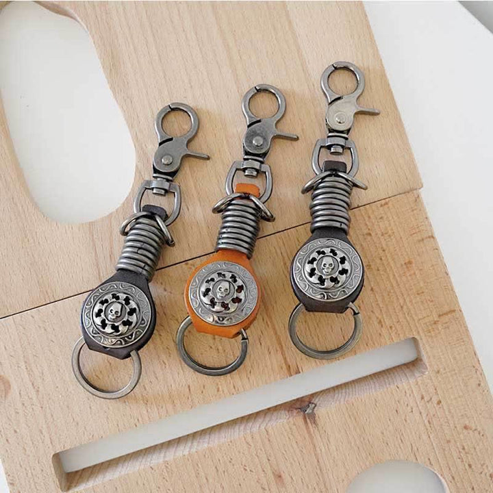 Organizador de llaves de cuero con forma de cabeza de calavera