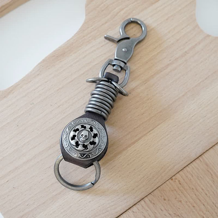 Organizador de llaves de cuero con forma de cabeza de calavera