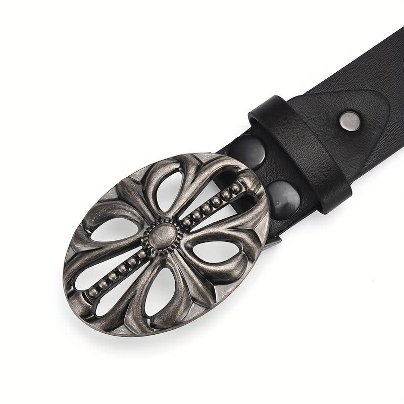 Cinturón de cuero con remaches y diseño de esqueleto vintage de estilo bohemio.