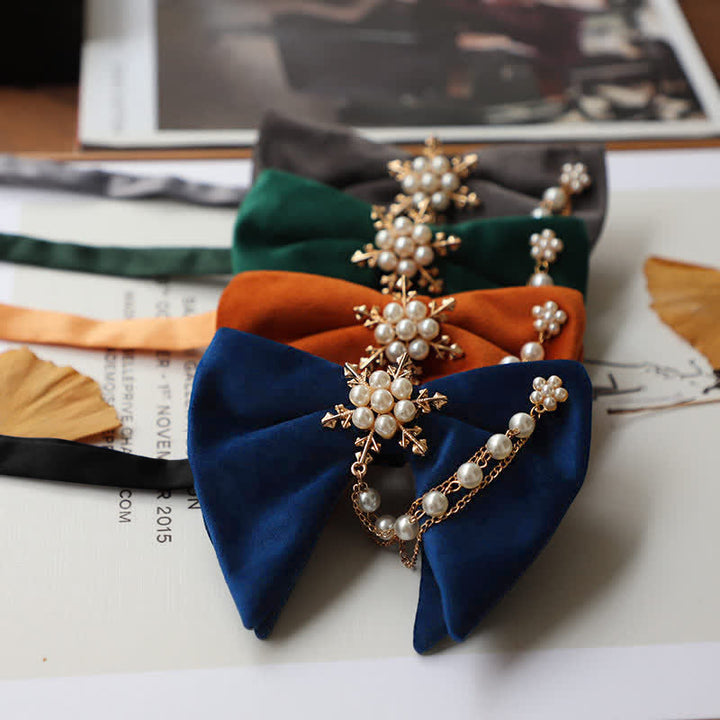 Pajarita de terciopelo con cadena de perlas y copos de nieve para hombre