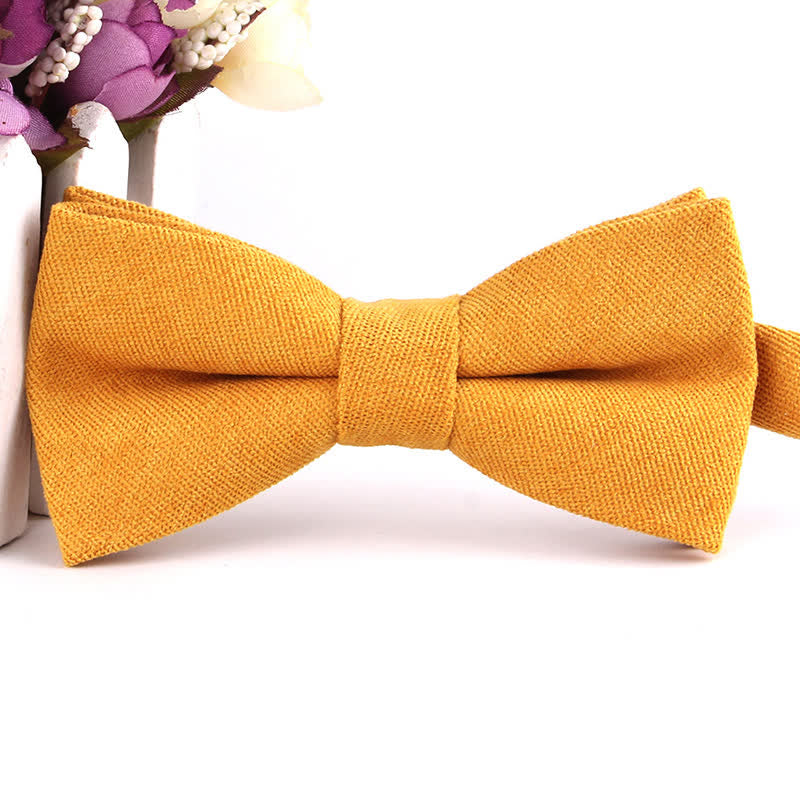 Pajarita formal de gamuza color caramelo liso para hombre