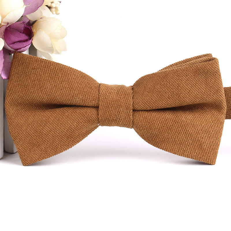 Pajarita formal de gamuza color caramelo liso para hombre
