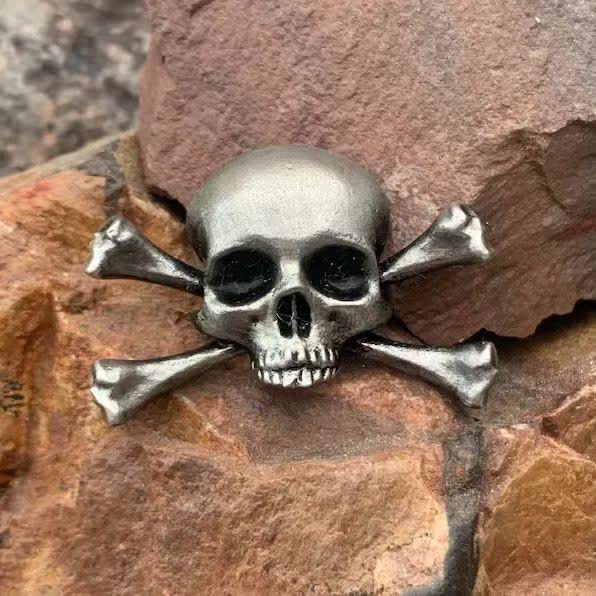 Impresionante broche de calavera gótica retro