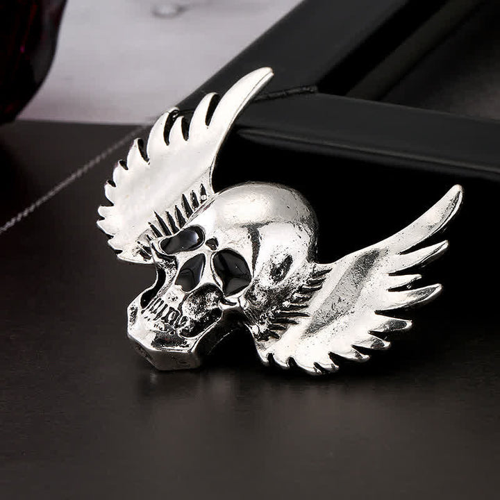 Broche de calavera sonriente con alas para hombre