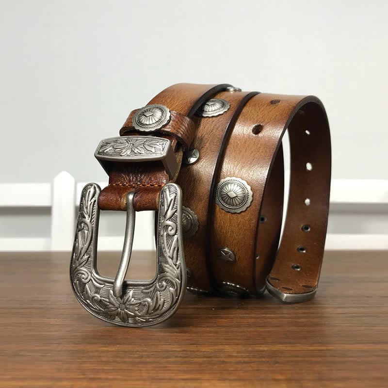 Cinturón de cuero con tachuelas y remaches redondos decorativos con personalidad