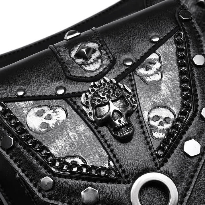Bolso de pierna con cadena estilo steampunk con decoración de tachuelas de calavera
