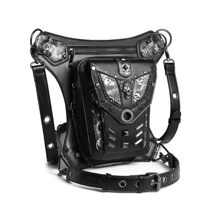 Bolso de pierna con cadena estilo steampunk con decoración de tachuelas de calavera