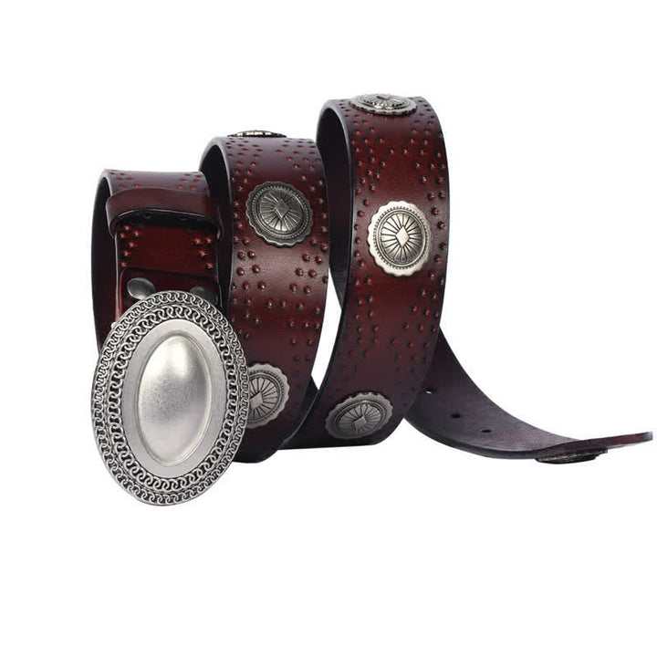 Cinturón de cuero con remaches y hebilla ovalada de estilo vintage para hombre