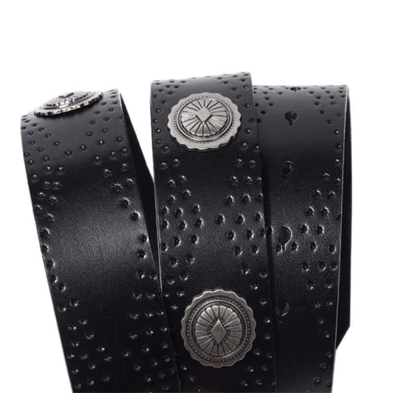 Cinturón de cuero con remaches y hebilla ovalada de estilo vintage para hombre