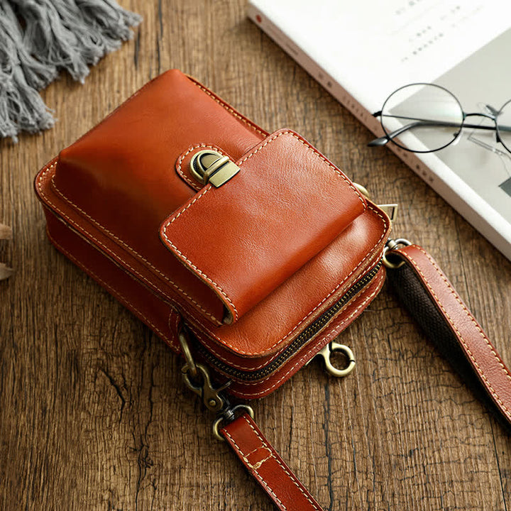 Bolso bandolera vintage de piel curtida con vegetales