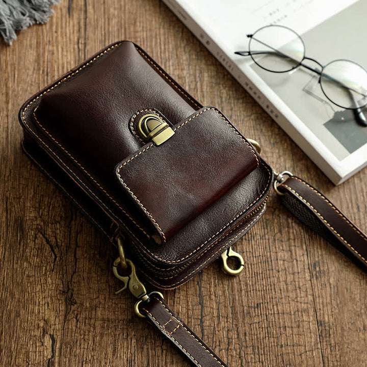 Bolso bandolera vintage de piel curtida con vegetales