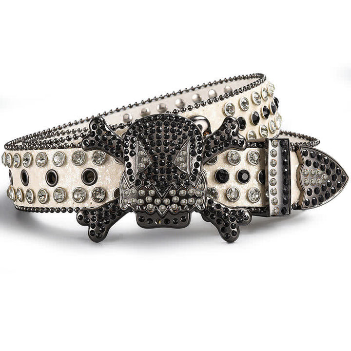 Cinturón de cuero con tachuelas de diamantes de imitación y cabeza de calavera