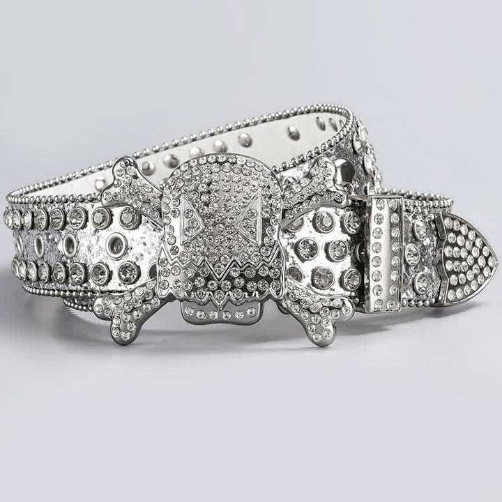 Cinturón de cuero con tachuelas de diamantes de imitación y cabeza de calavera