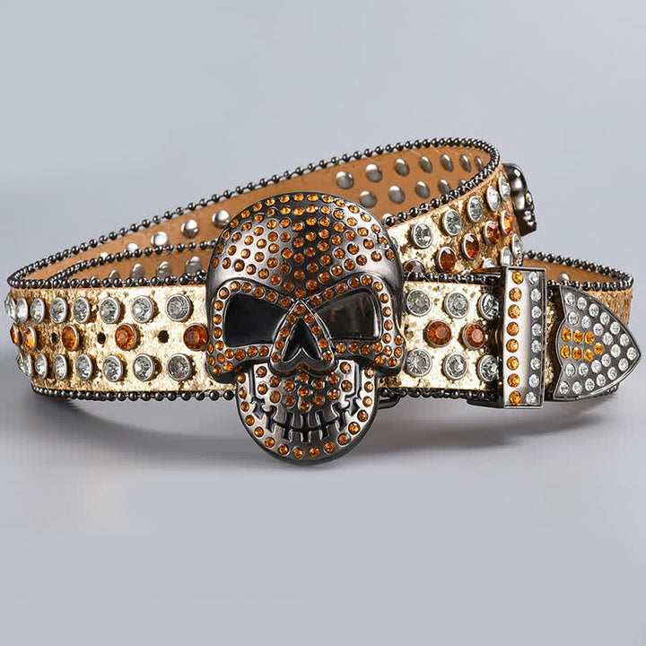 Cinturón de cuero con cuentas de diamantes de imitación y diseño de fantasmas punk.