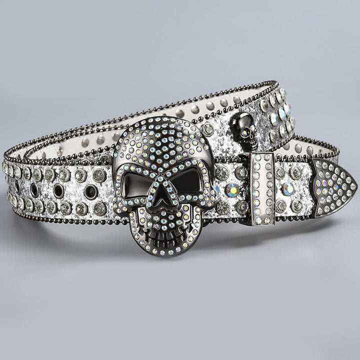 Cinturón de cuero con cuentas de diamantes de imitación y diseño de fantasmas punk.