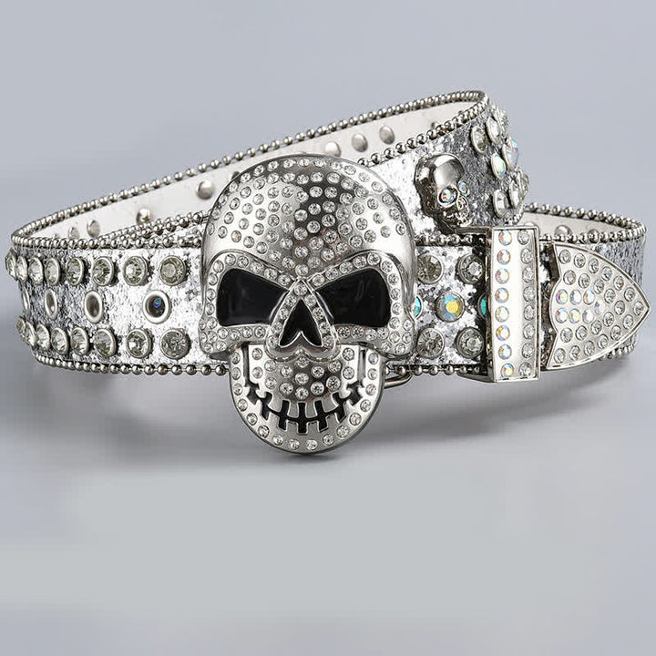 Cinturón de cuero con cuentas de diamantes de imitación y diseño de fantasmas punk.