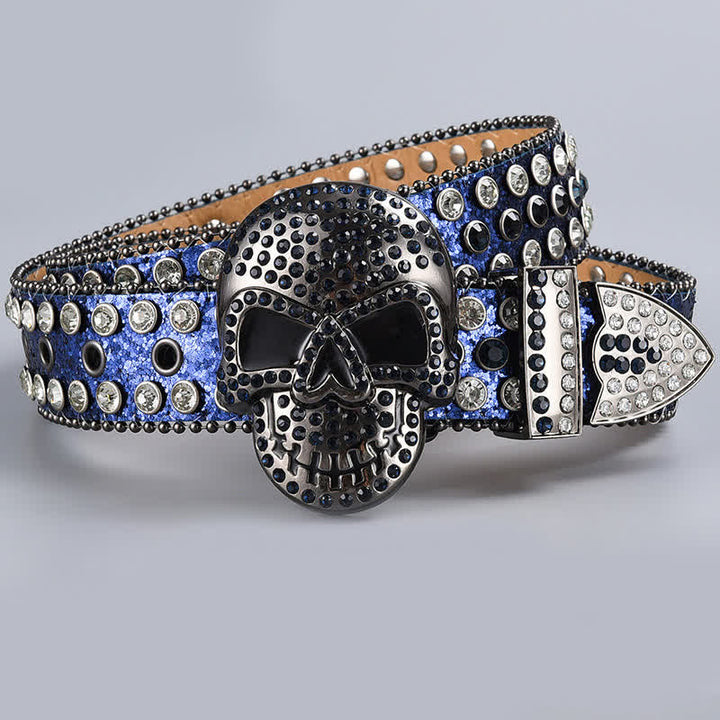 Cinturón de cuero con cuentas de diamantes de imitación y diseño de fantasmas punk.