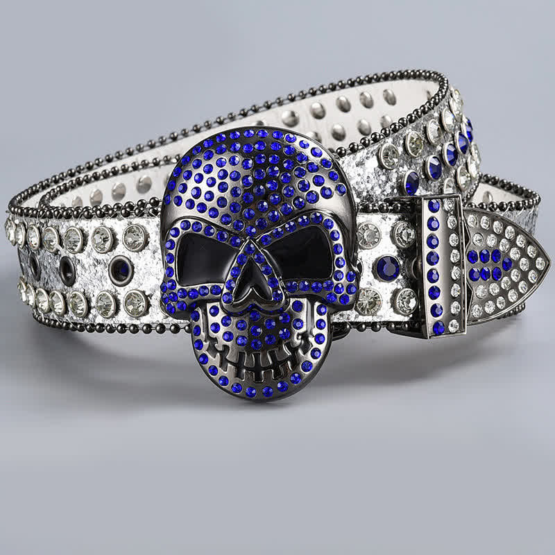 Cinturón de cuero con cuentas de diamantes de imitación y diseño de fantasmas punk.