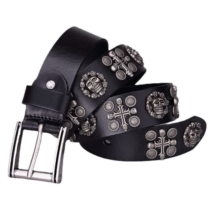 Cinturón de cuero con diseño de cruz y calavera con remaches de metal pesado