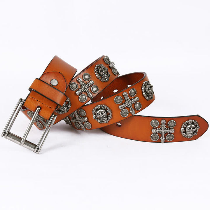 Cinturón de cuero con diseño de cruz y calavera con remaches de metal pesado