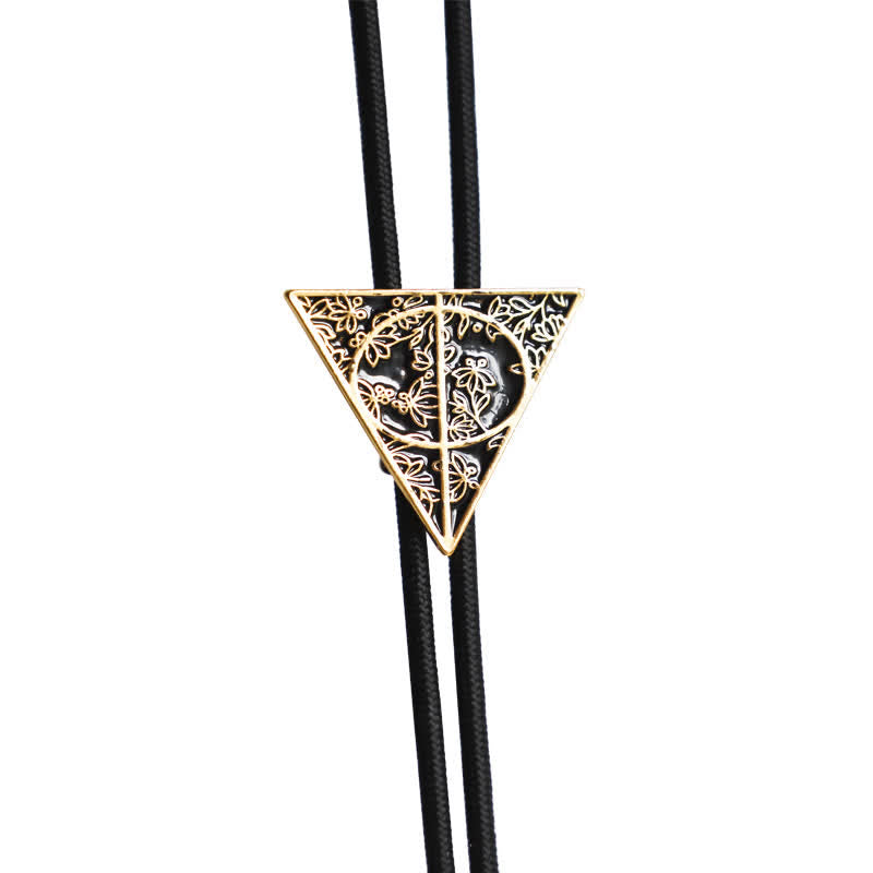 Corbata bolo triangular con motivos de las Reliquias de la Muerte en dorado oscuro y negro