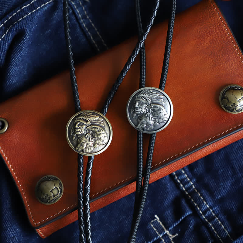 Corbata de bolo con cabeza de jefe indio tallada de vaquero