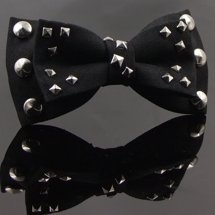 Pajarita con borlas y remaches de estilo punk para hombre