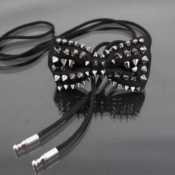 Pajarita con borlas y remaches de estilo punk para hombre