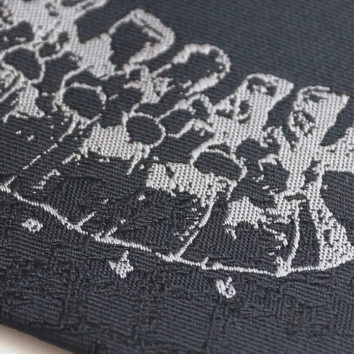 Corbata de hombre con bordado de calavera negra