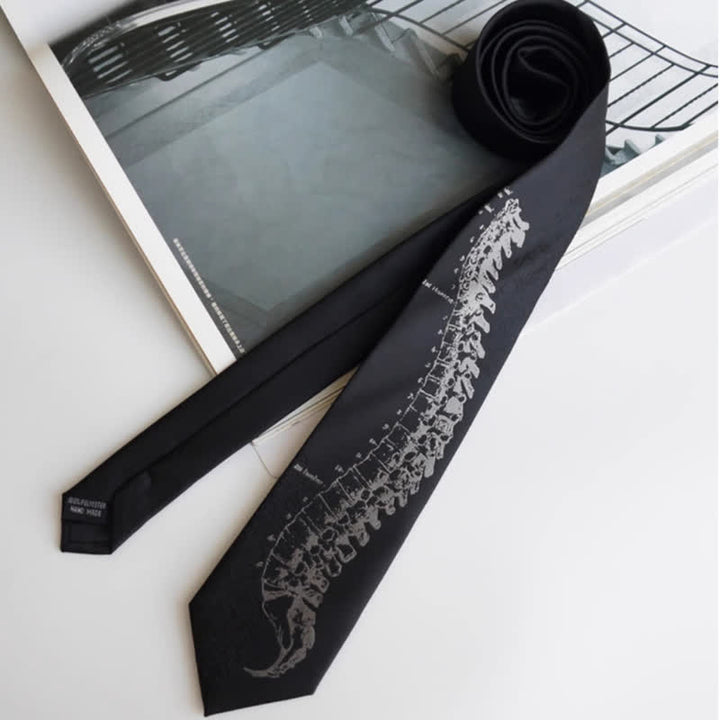Corbata de hombre con bordado de calavera negra