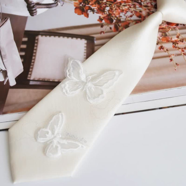 Corbata pequeña de mariposa de estilo informal preatada para hombre