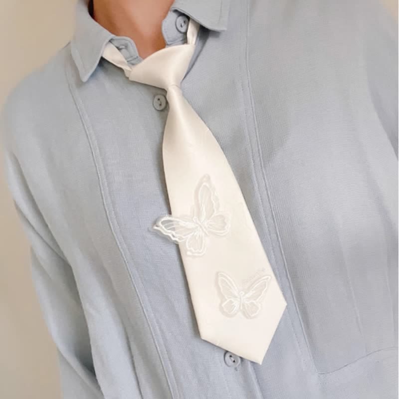 Corbata pequeña de mariposa de estilo informal preatada para hombre