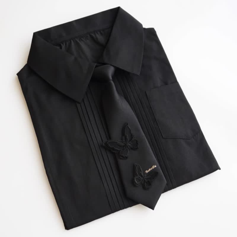 Corbata pequeña de mariposa de estilo informal preatada para hombre