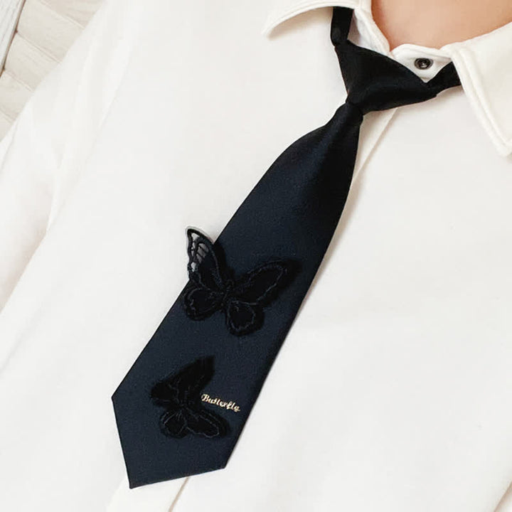 Corbata pequeña de mariposa de estilo informal preatada para hombre