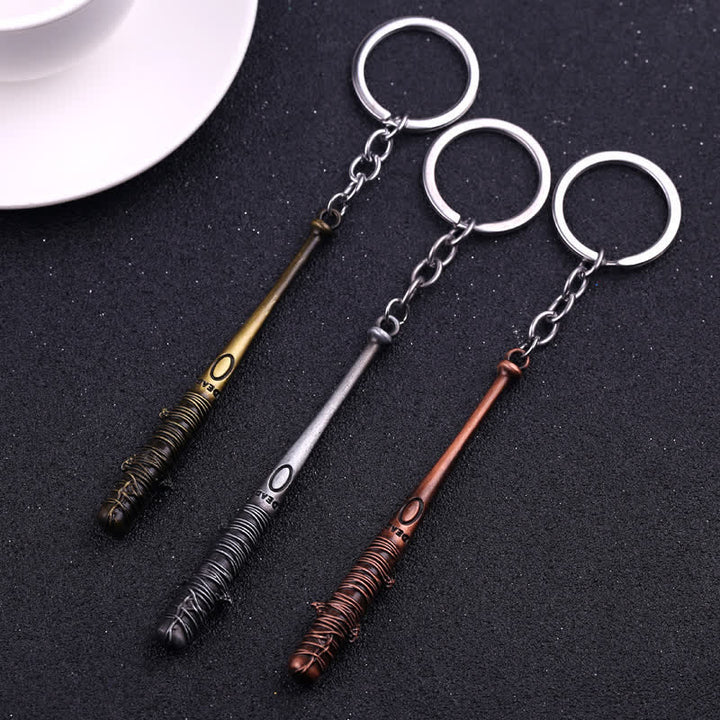 Llavero con colgante de bate de béisbol con púas elegante