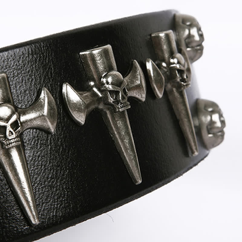 Cinturón de cuero unisex con tachuelas cruzadas y cabeza de calavera