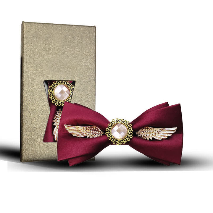 Pajarita de traje con piedras preciosas y alas doradas para hombre