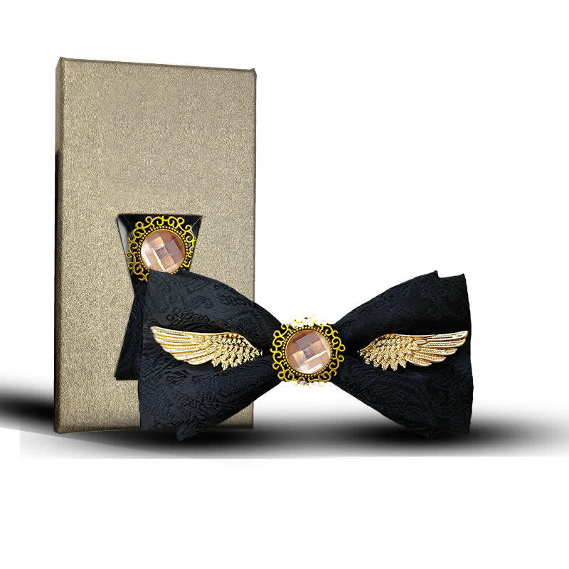 Pajarita de traje con piedras preciosas y alas doradas para hombre