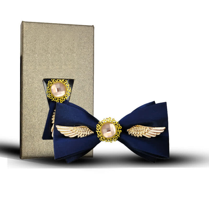 Pajarita de traje con piedras preciosas y alas doradas para hombre