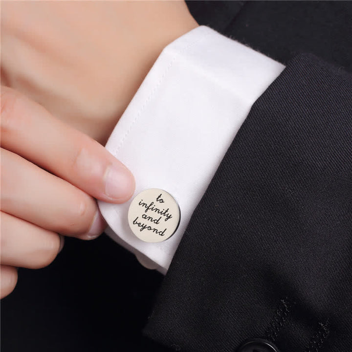 Gemelos para hombre con la frase "Te amo hasta el infinito y más allá"
