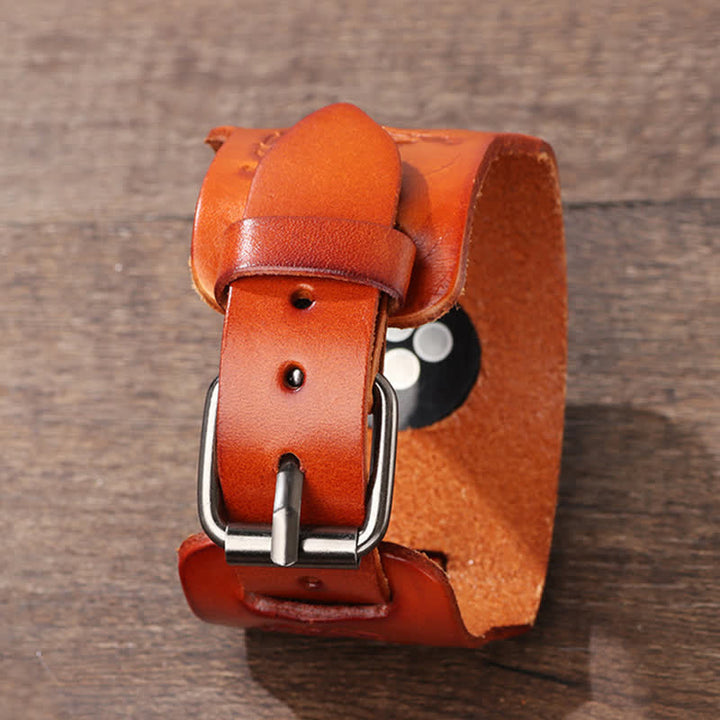 Pulsera de cuero con diseño de lobo y relieve punk