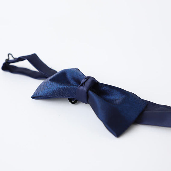 Pajarita de color liso azul marino para hombre