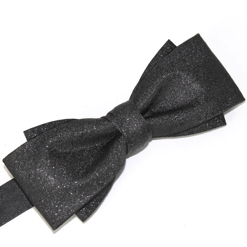 Pajarita elegante negra con brillo sutil para hombre