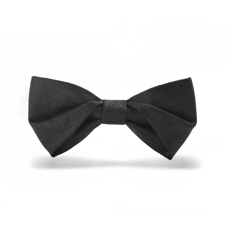Pajarita elegante negra con brillo sutil para hombre