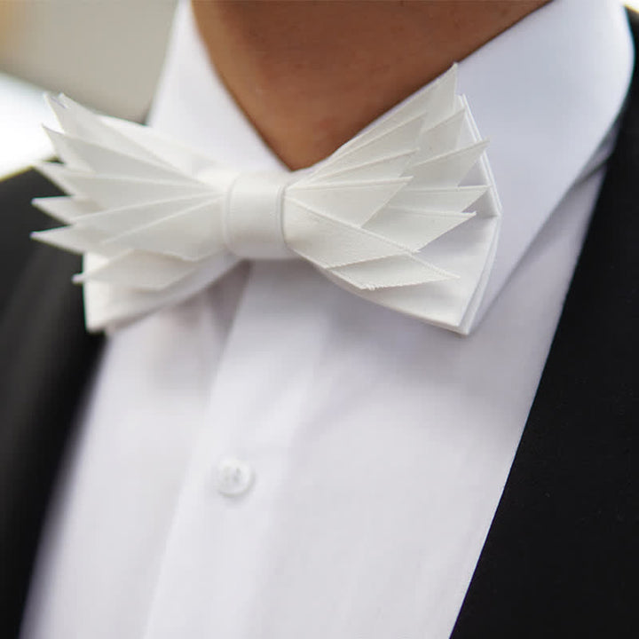 Pajarita con forma de alas blancas puras y limpias para hombre