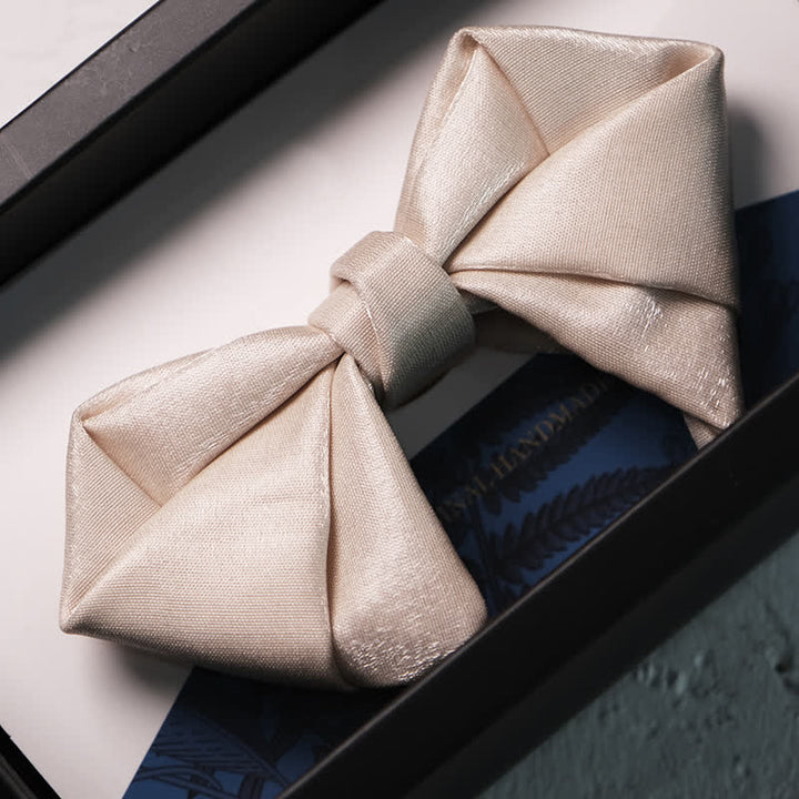 Pajarita clásica con forma de diamante doblada para hombre