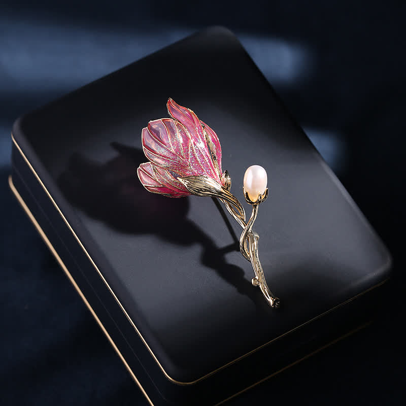 Broche de flor de magnolia esmaltada para mujer