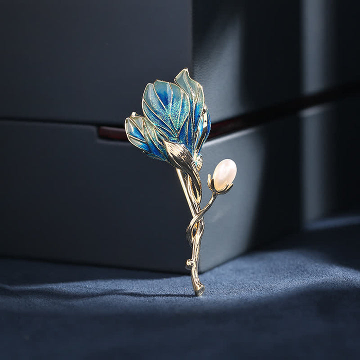 Broche de flor de magnolia esmaltada para mujer