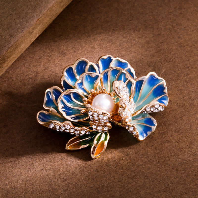 Broche de mujer con flores de peonía esmaltadas e incrustaciones de perlas